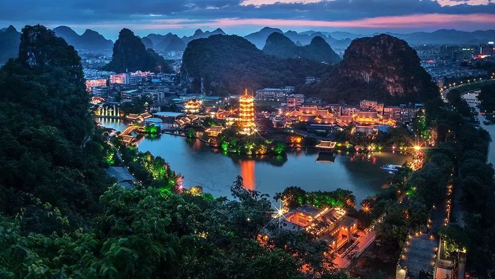 广西发展，双刃剑效应探析