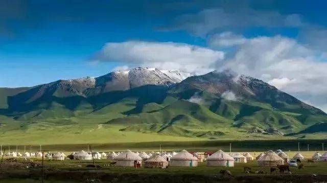 新疆阳光下的快乐时光之旅